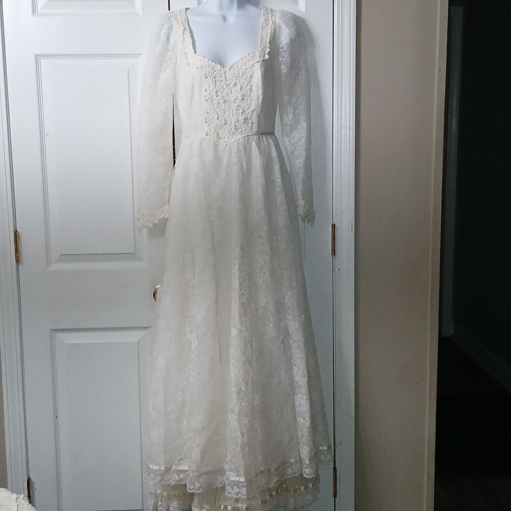 Gunne Sax 70's  Romantic Renaissance Bridal sweetheart neckline Cream Sz 7